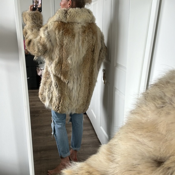 Coyote Fur Jacket - Picture 3 of 10